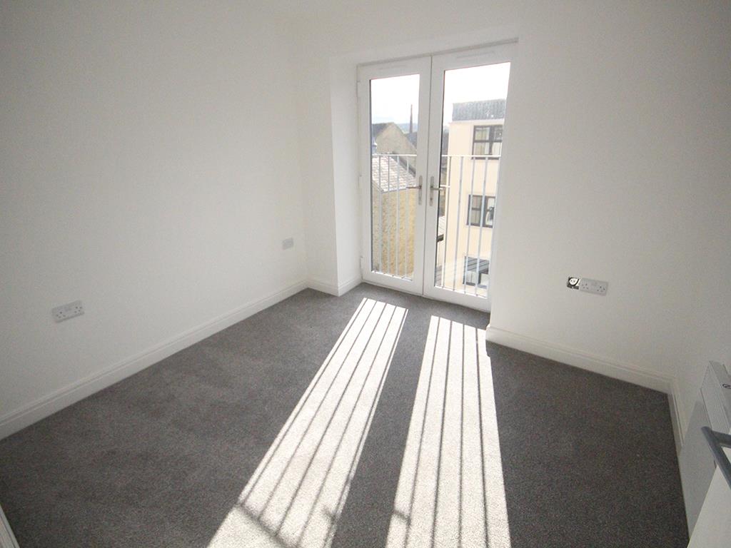 2 bedroom apartment To Let in Earby - IMG_5074.jpg